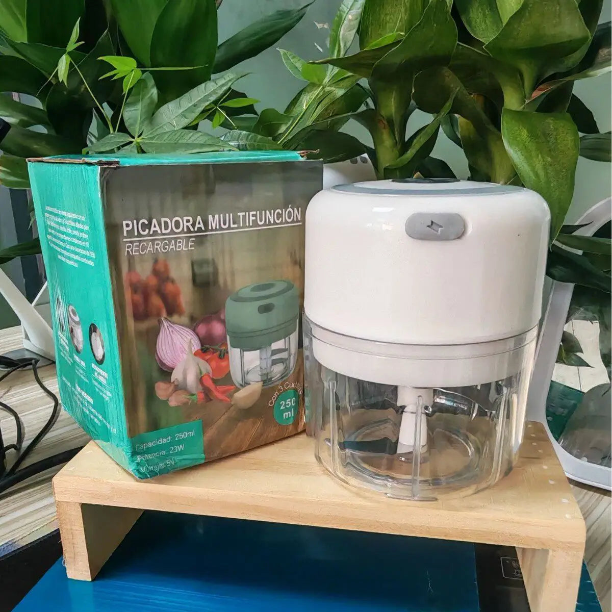 Mini Electric Food Chopper – One-Touch Vegetable Dicer & Garlic Mincer | CasaFlow