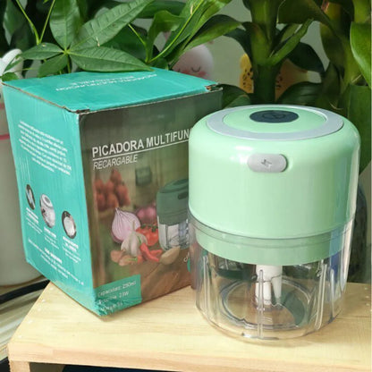 Mini Rechargeable Garlic Chopper and Meat Grinder, Durable and Sturdy, Suitable for Crushing Garlic, Chili, Onions, Minced Meat,